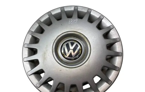 Volkswagen Golf IV R15 wheel hub/cap/trim 1J0601147H