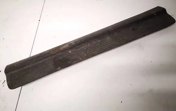 Front sill trim cover