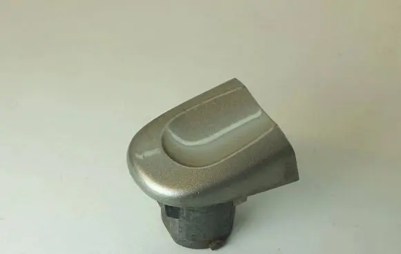 Volkswagen Golf VI Front door handle cover 1K5839167