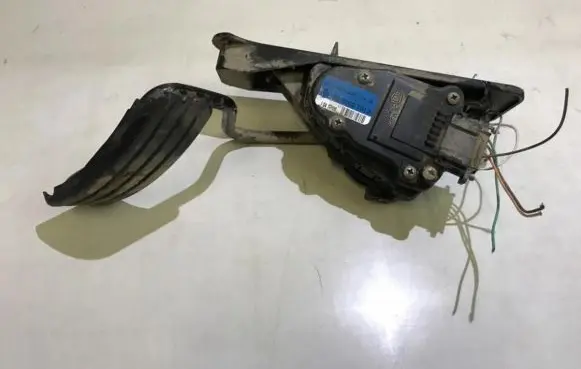 Renault Espace - Grand espace IV Accelerator throttle pedal 8200007513 6pv008119-18
