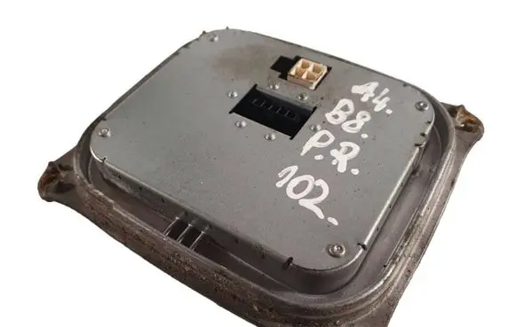 Audi A4 S4 B8 8K Headlight ballast module Xenon 8K0907472 130732921800 10EEG090314