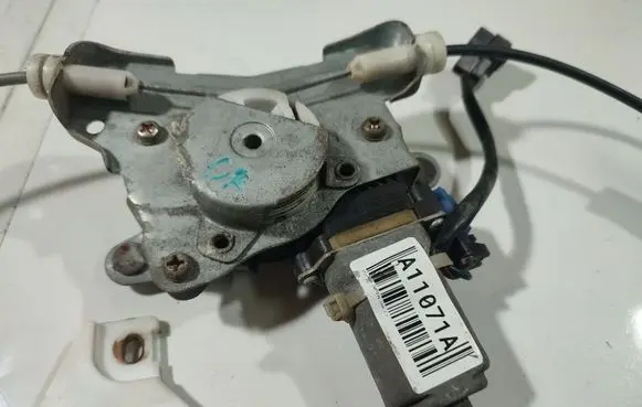 Chevrolet Captiva Rear door window regulator motor 96627062