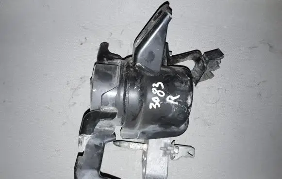 Toyota Auris E180 Engine mount bracket 123050T160