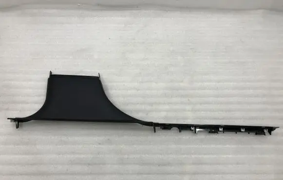 Mercedes-Benz ML W164 (B) pillar trim (bottom)