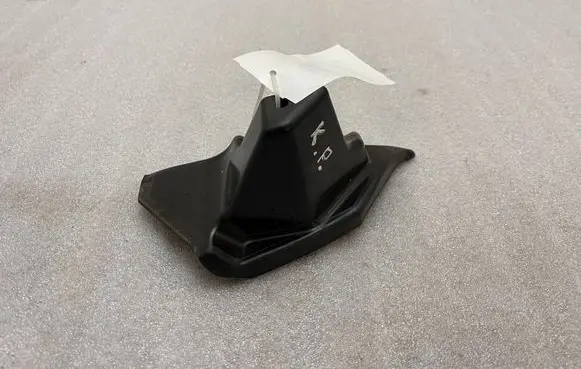 Jaguar E-Pace Fender end trim 