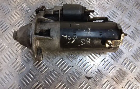 Volkswagen PASSAT B5 Starter motor 068911024G