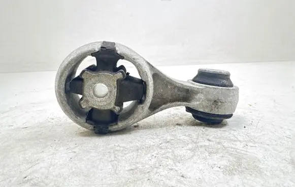 Nissan Qashqai Engine mount bracket 11350JD000