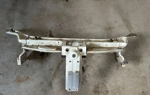 Dacia Sandero II Radiator support slam panel