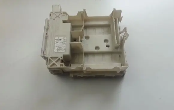 Toyota Aygo AB40 Fuse module 827300H030A