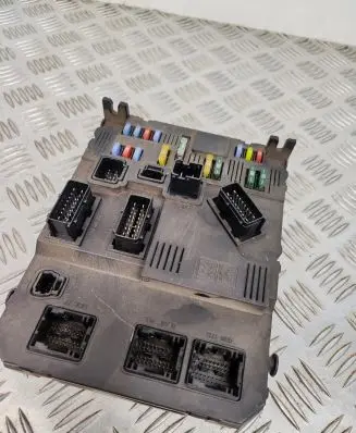 Peugeot 407 Fuse module 9655708480