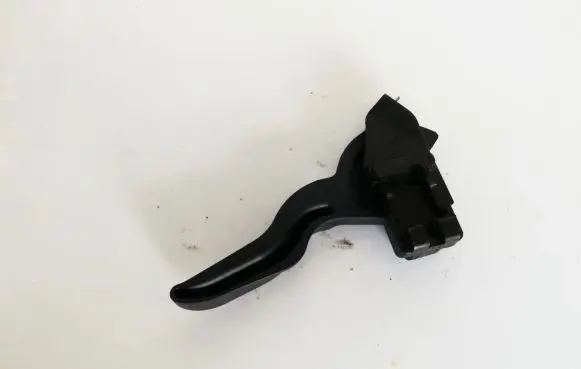 Opel Meriva A Engine bonnet (hood) release handle