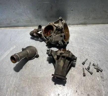 Thermostat/thermostat housing
