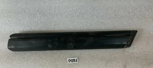 Mercedes-Benz E W124 Front door glass trim molding A1246901062