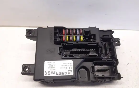 Opel Corsa D Central body control module 13265078