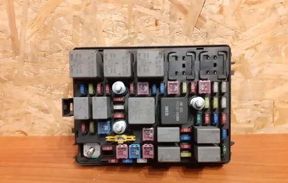 KIA Carens I Fuse box set 2716 PA66TD30