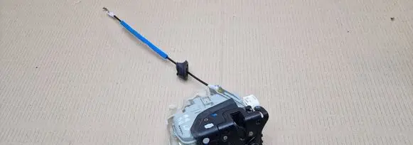 Audi A4 S4 B8 8K Front door lock 8J1837015A