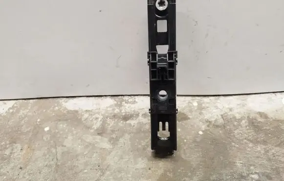 Ford Explorer VI Seat belt adjustment rail 34284722A