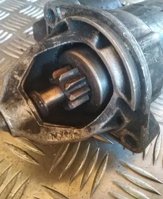 Mercedes-Benz E W210 Starter motor 1005821753