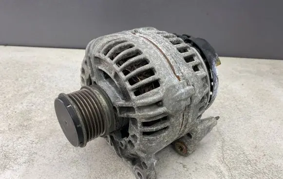 Volkswagen Golf V Generator/alternator 06F903023F 0124525091