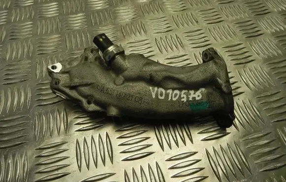 Mercedes-Benz E W212 Engine mounting bracket A6511402108 VD10576