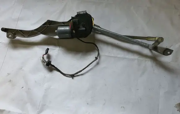 Mercedes-Benz CLS C219 Front wiper linkage and motor A2198200140 1397220493