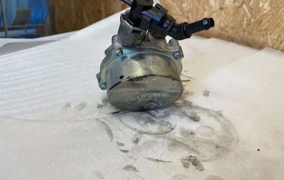 Nissan Qashqai Vacuum pump 146503760R