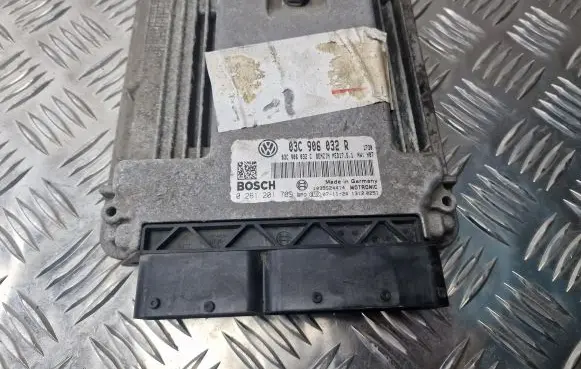Volkswagen Golf V Engine control unit/module 03C906032R 03C906032C 0261201769