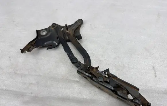 Audi A5 Engine bonnet/hood hinges 8W6823301E 8W6823301