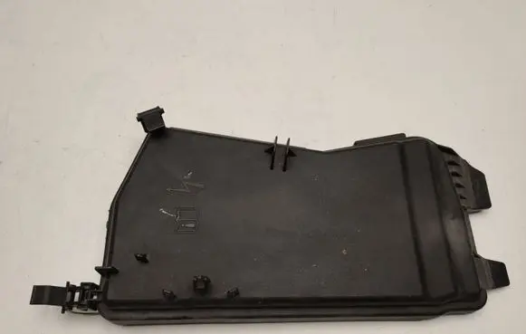 Mercedes-Benz CLS C218 X218 Fuse box cover A2125400082