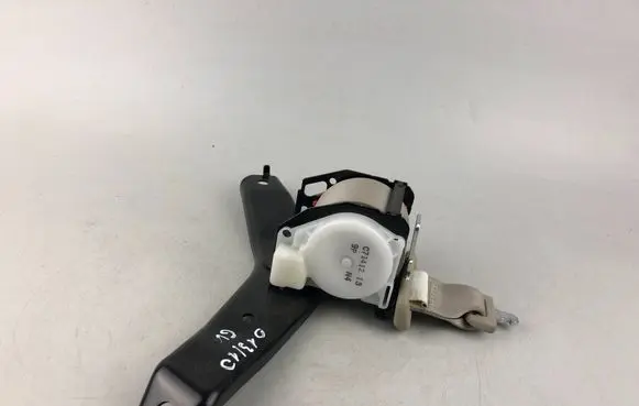 Subaru Outback Middle seatbelt (rear) C71412