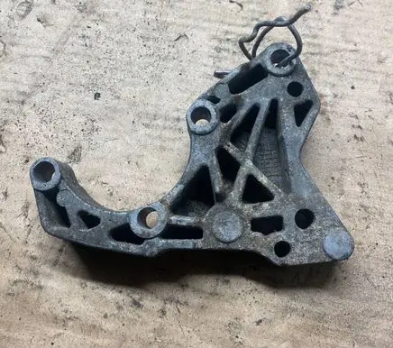 BMW 5 E39 Engine mounting bracket 32427247556