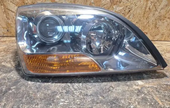 KIA Sorento Headlight/headlamp 92102-3E5