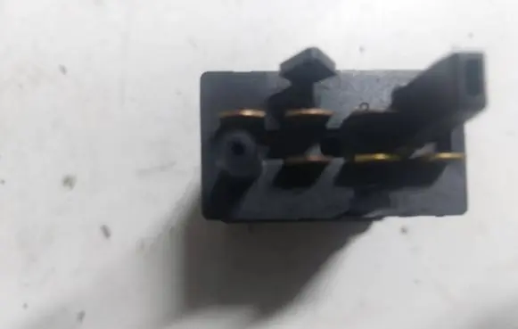 Volkswagen PASSAT B5.5 Windscreen/window heater switch 3B0959621C PA66GF30