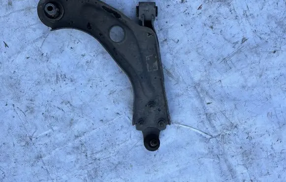 Citroen C4 II Picasso Front control arm 9678311280