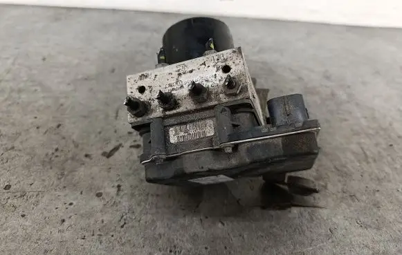 Skoda Fabia Mk2 (5J) ABS Pump