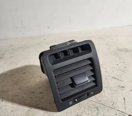 Toyota Corolla Verso AR10 Dash center air vent grill 1556313020