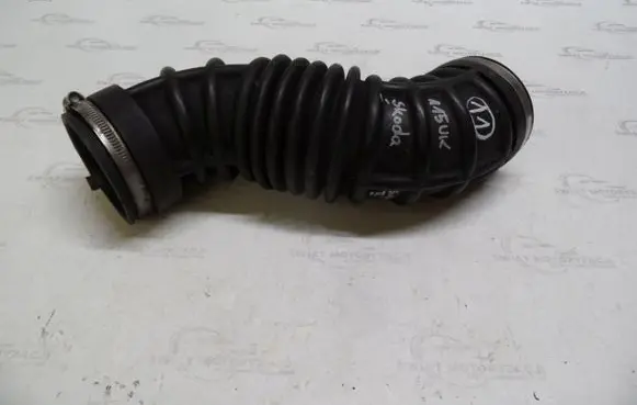 Skoda Superb B6 (3T) Air intake hose/pipe 96628960