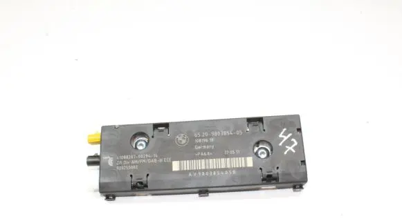 Mini Cooper Countryman R60 Aerial antenna amplifier 9803854