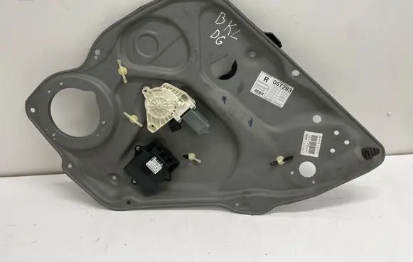 Mercedes-Benz B W246 W242 Rear door window regulator with motor A1697301679