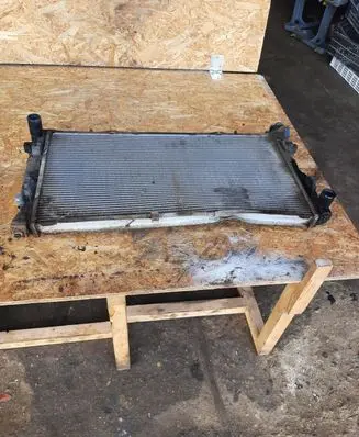 Chrysler Town & Country IV Coolant radiator