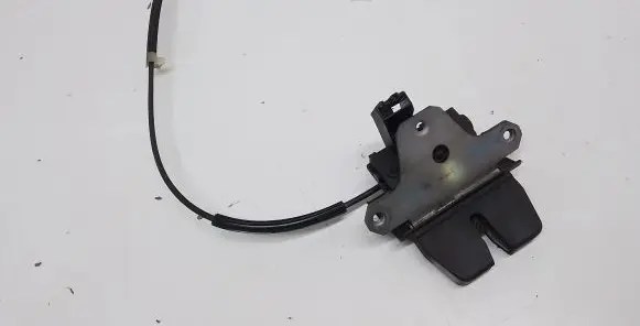 Volvo S60 Loading door lock 31335051