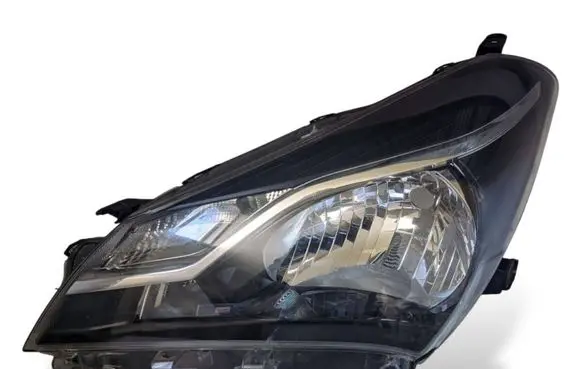 Toyota Yaris Headlight/headlamp 811300DJ70