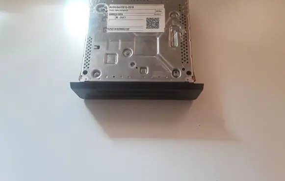 Audi A4 S4 B9 Radio/CD/DVD/GPS head unit 8W0035192A