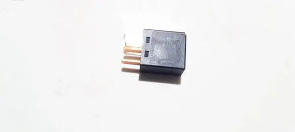 Mitsubishi Colt Other relay mb953382 v23075-e1001-x1
