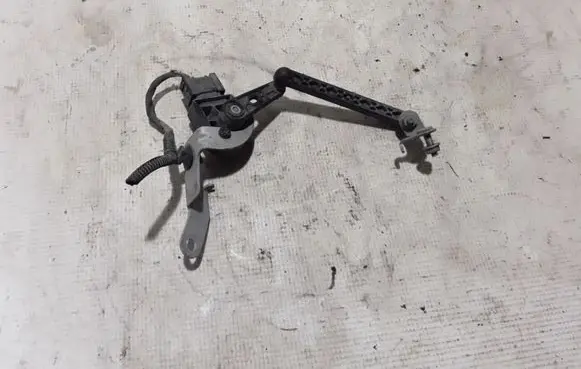 Volvo XC40 Air suspension front height level sensor 32221957