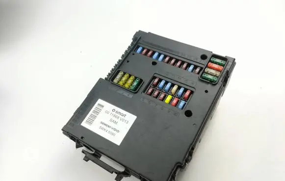 Smart ForTwo I Comfort/convenience module 0011868V013 5WK45090
