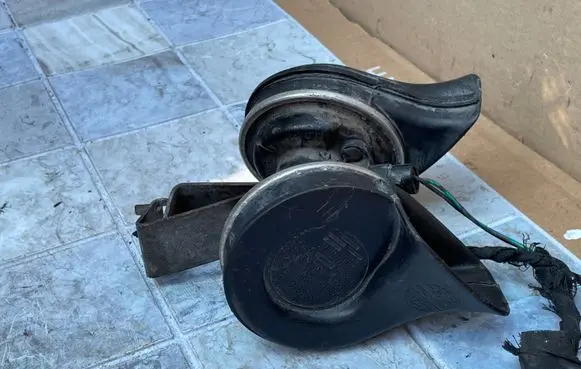 Chrysler Voyager Horn signal 4441099 4361952