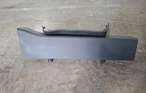 Volvo XC70 Steering wheel column trim 08635248