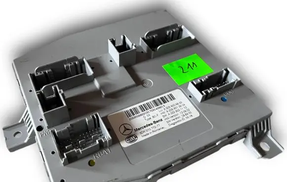 Mercedes-Benz C W205 Central body control module S211 A2059006822