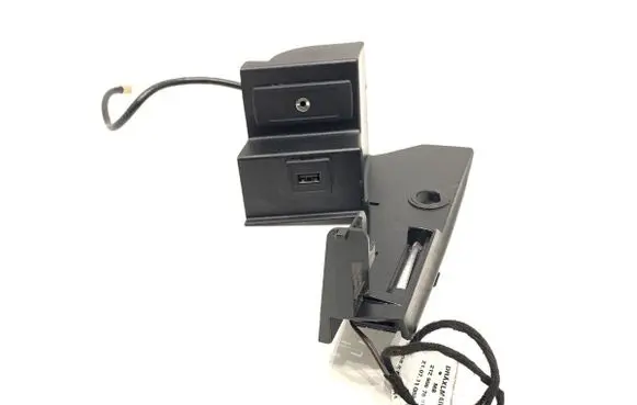 Mercedes-Benz E W212 USB socket connector 2129067601